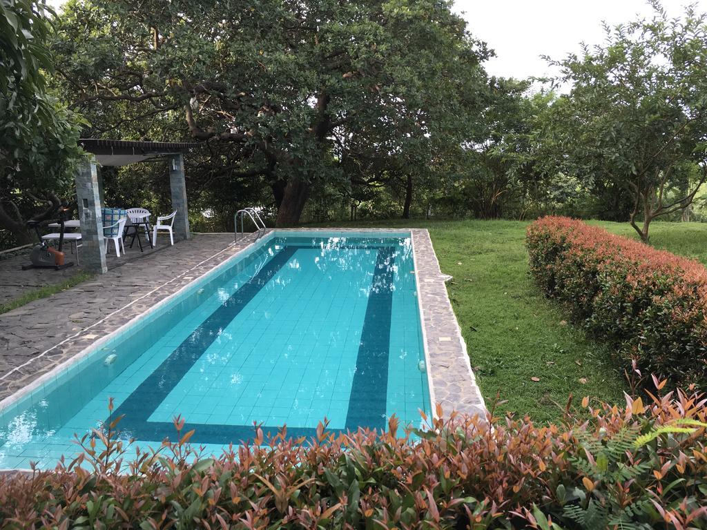 Native House With Beautiful Pool Villa Bagac Bagian luar foto
